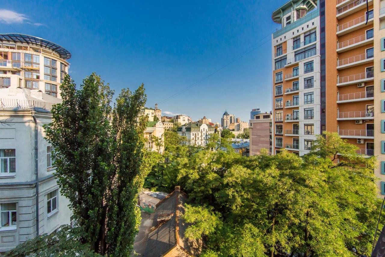 3-Room Apartments On Khreshchatyk. Building With Star Kiev Exteriör bild